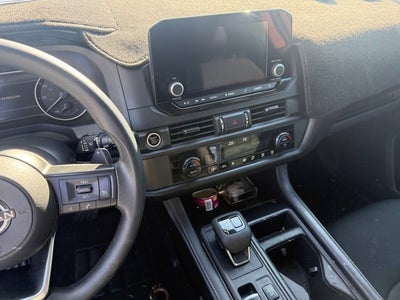 2023 Nissan Pathfinder S