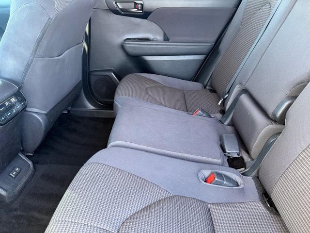 2022 Toyota Highlander L