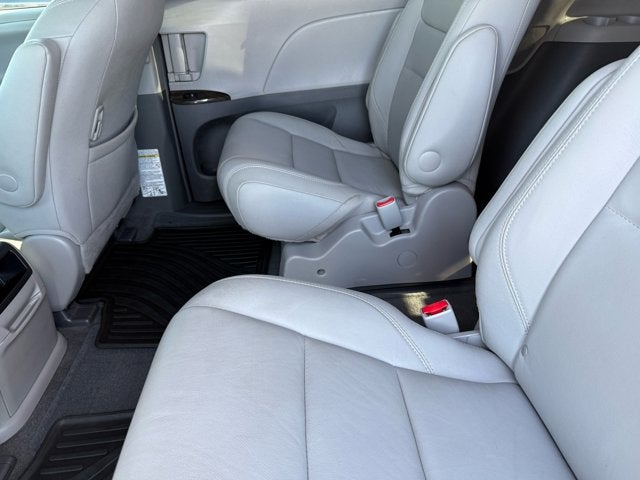 2017 Toyota Sienna Base
