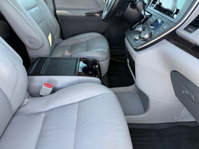 2017 Toyota Sienna Base