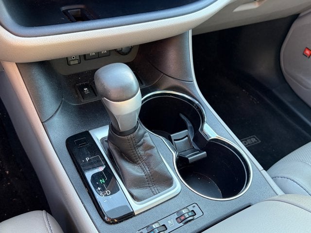 2017 Toyota Highlander Base