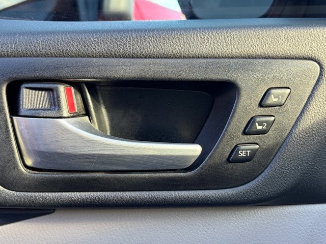 2017 Toyota Highlander Base