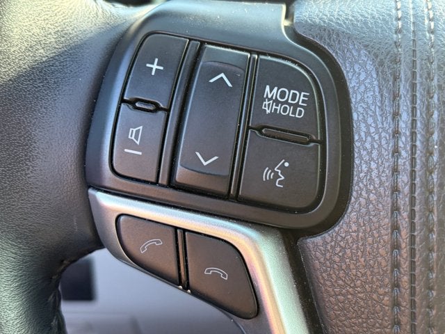 2017 Toyota Highlander Base