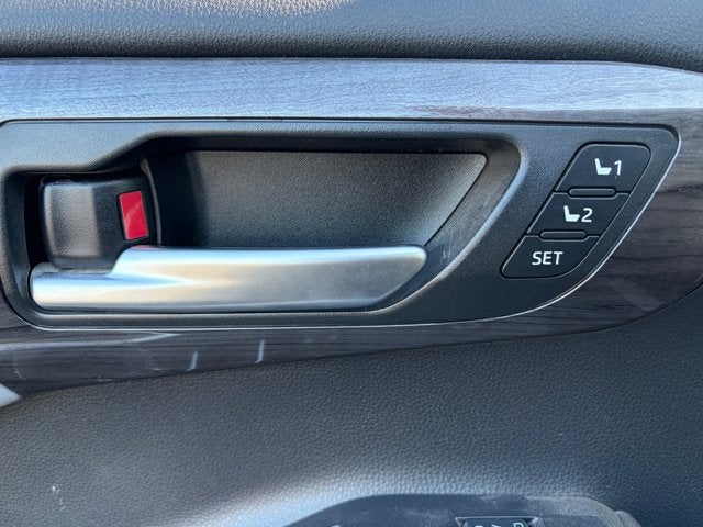 2023 Toyota Highlander Base