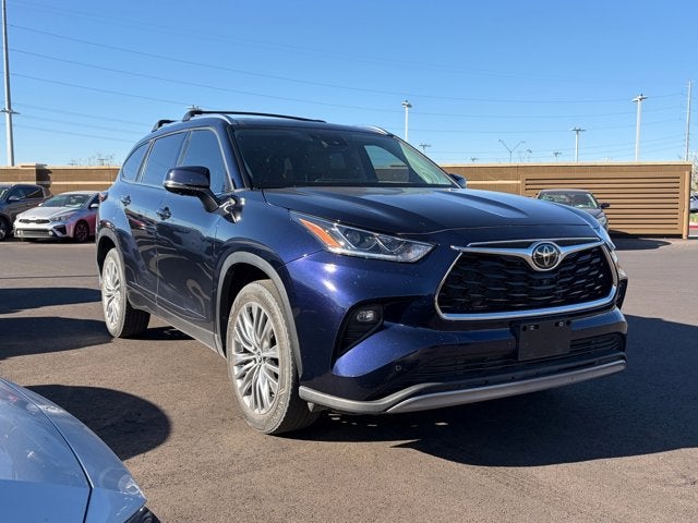 2023 Toyota Highlander Base