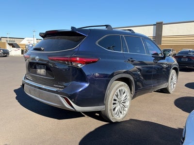 2023 Toyota Highlander Base