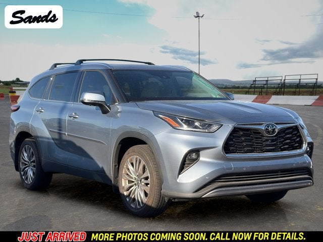2024 Toyota Highlander Platinum FWD's photo