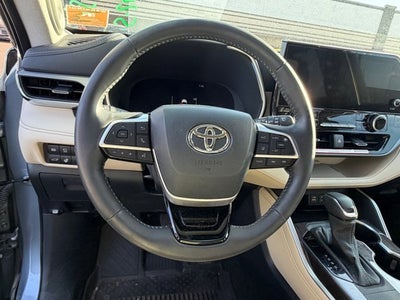 2024 Toyota Highlander LE