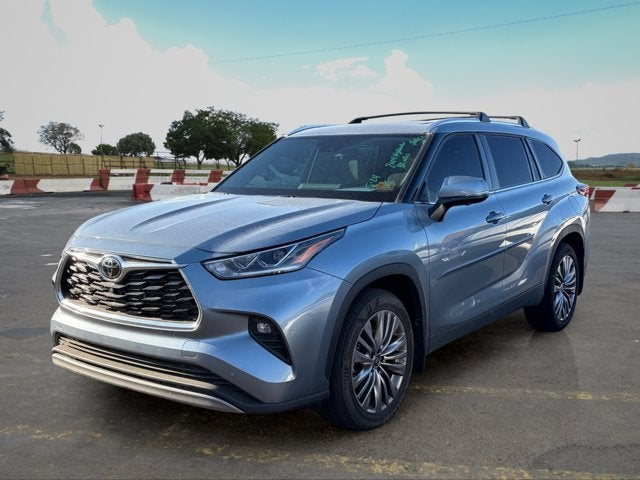 2024 Toyota Highlander LE