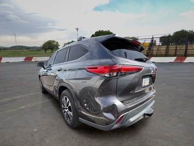 2023 Toyota Highlander Base