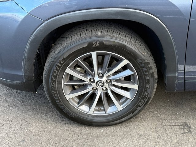 2018 Toyota Highlander Base