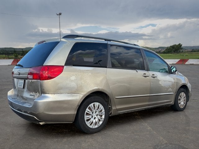 2005 Toyota Sienna Base