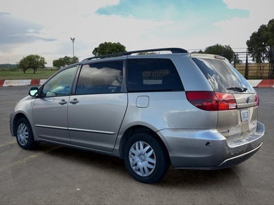 2005 Toyota Sienna Base