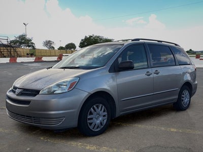 2005 Toyota Sienna Base