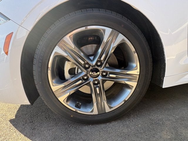 2022 Kia K5 EX