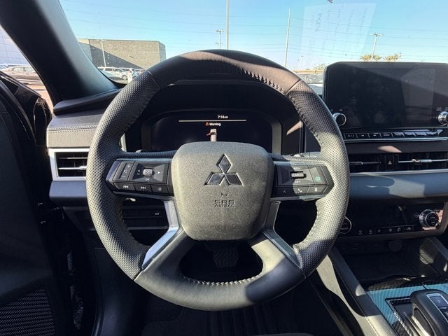 2024 Mitsubishi Outlander Base