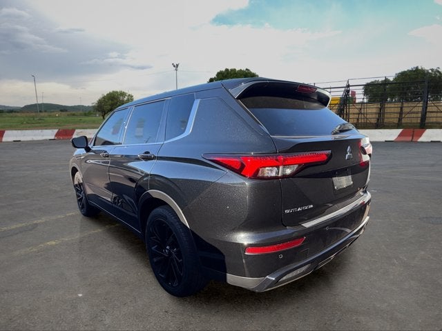 2024 Mitsubishi Outlander Base