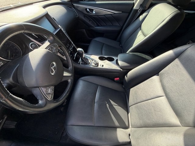 2017 INFINITI Q50 2.0t