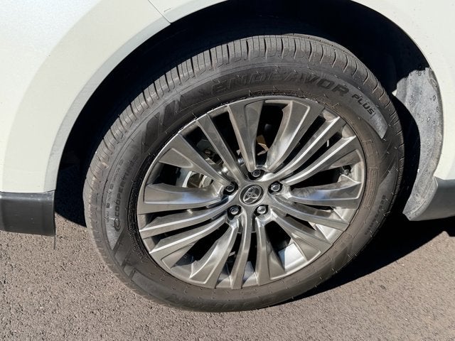 2022 Toyota Venza Base