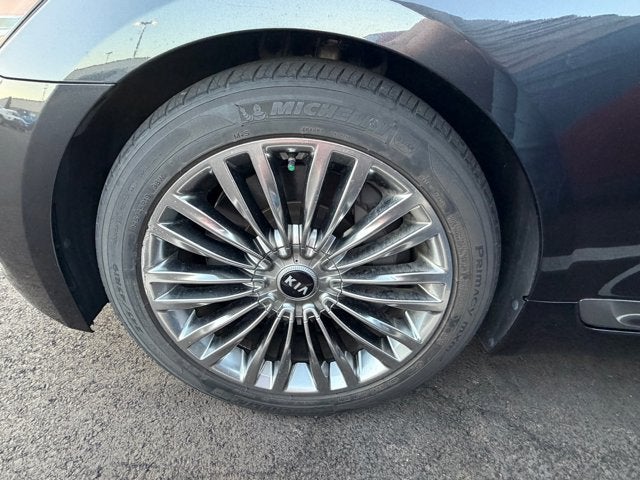 2020 Kia K900 Luxury