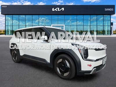 2024 Kia EV9 Light Long Range