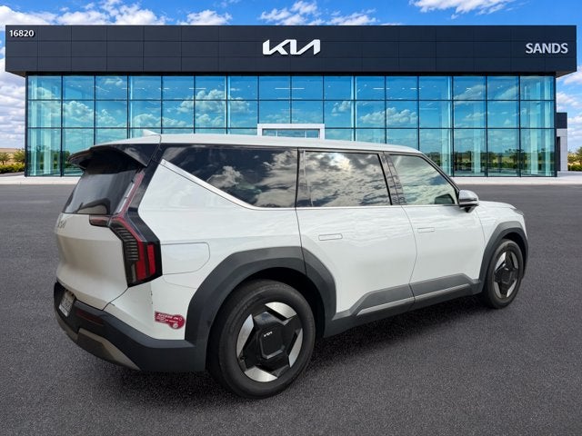 2024 Kia EV9 Light Long Range