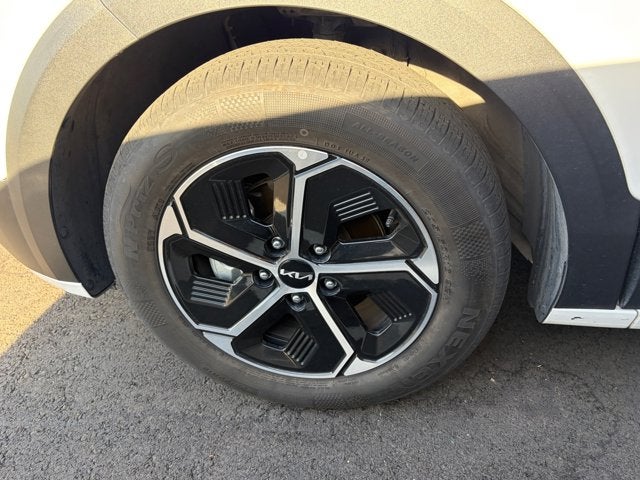2024 Kia Niro LX