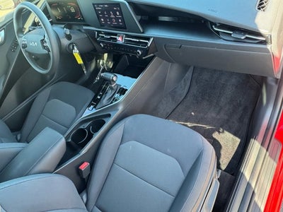 2024 Kia Niro LX
