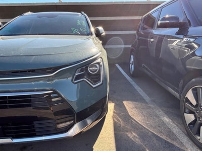 2024 Kia Niro SX