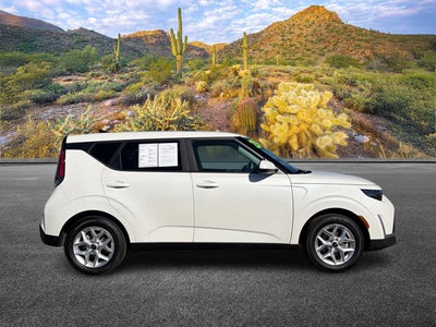 2025 Kia Soul Base