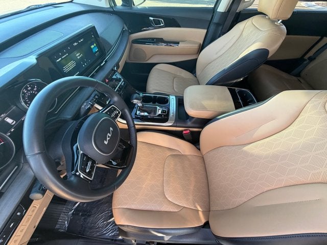 2024 Kia Carnival EX