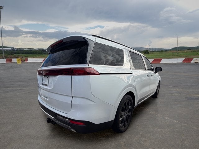 2023 Kia Carnival SX