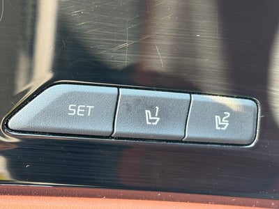 2023 Kia Carnival SX