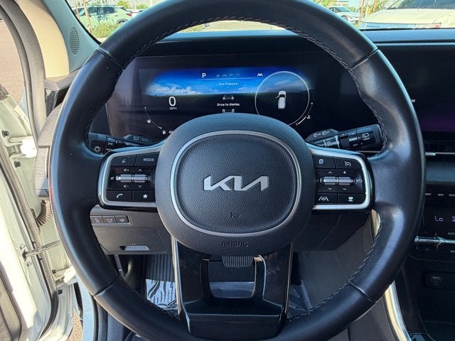 2023 Kia Carnival SX