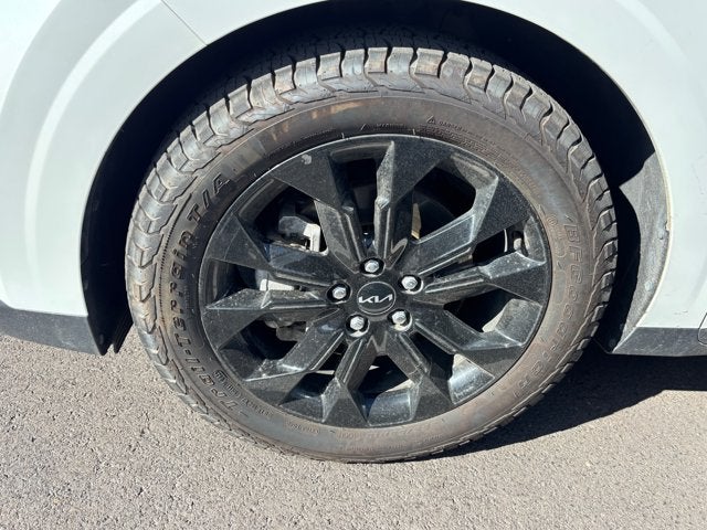 2023 Kia Carnival SX