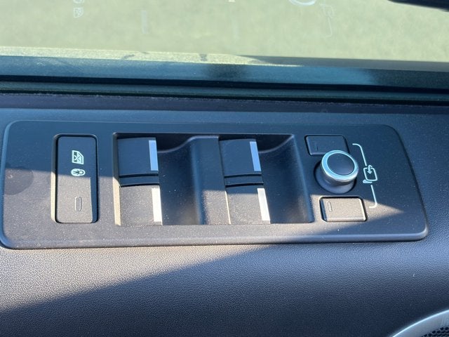2017 Land Rover Discovery First Edition