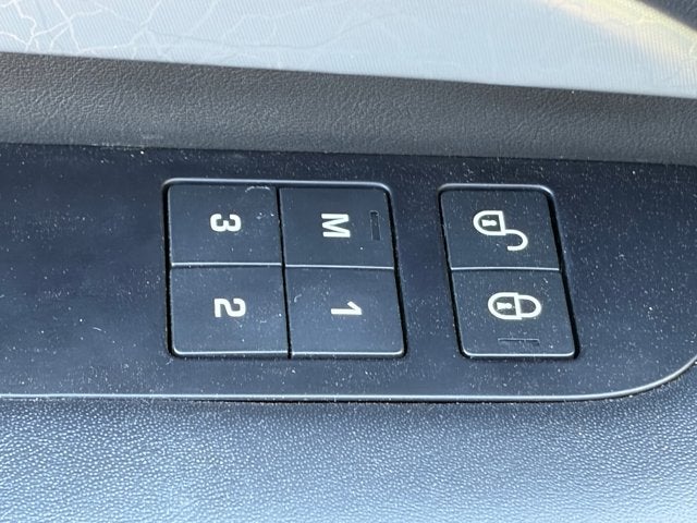 2017 Land Rover Discovery First Edition