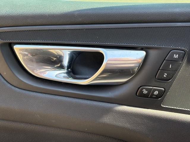 2020 Volvo XC60 Momentum