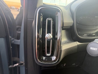 2020 Volvo XC40 R-Design