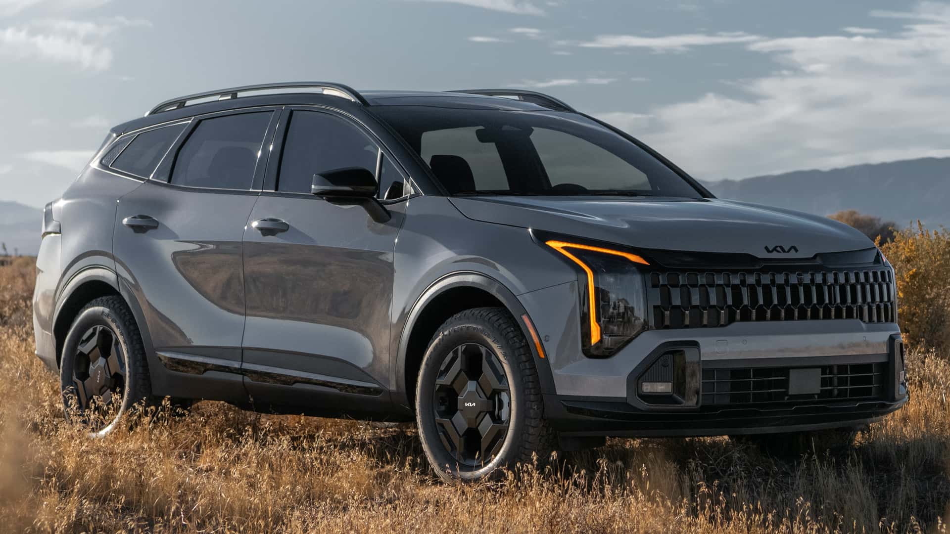 2026 Kia Sportage Hybrid vs. Hyundai Tucson Hybrid: Your Everyday Value Choice for West Valley Drivers