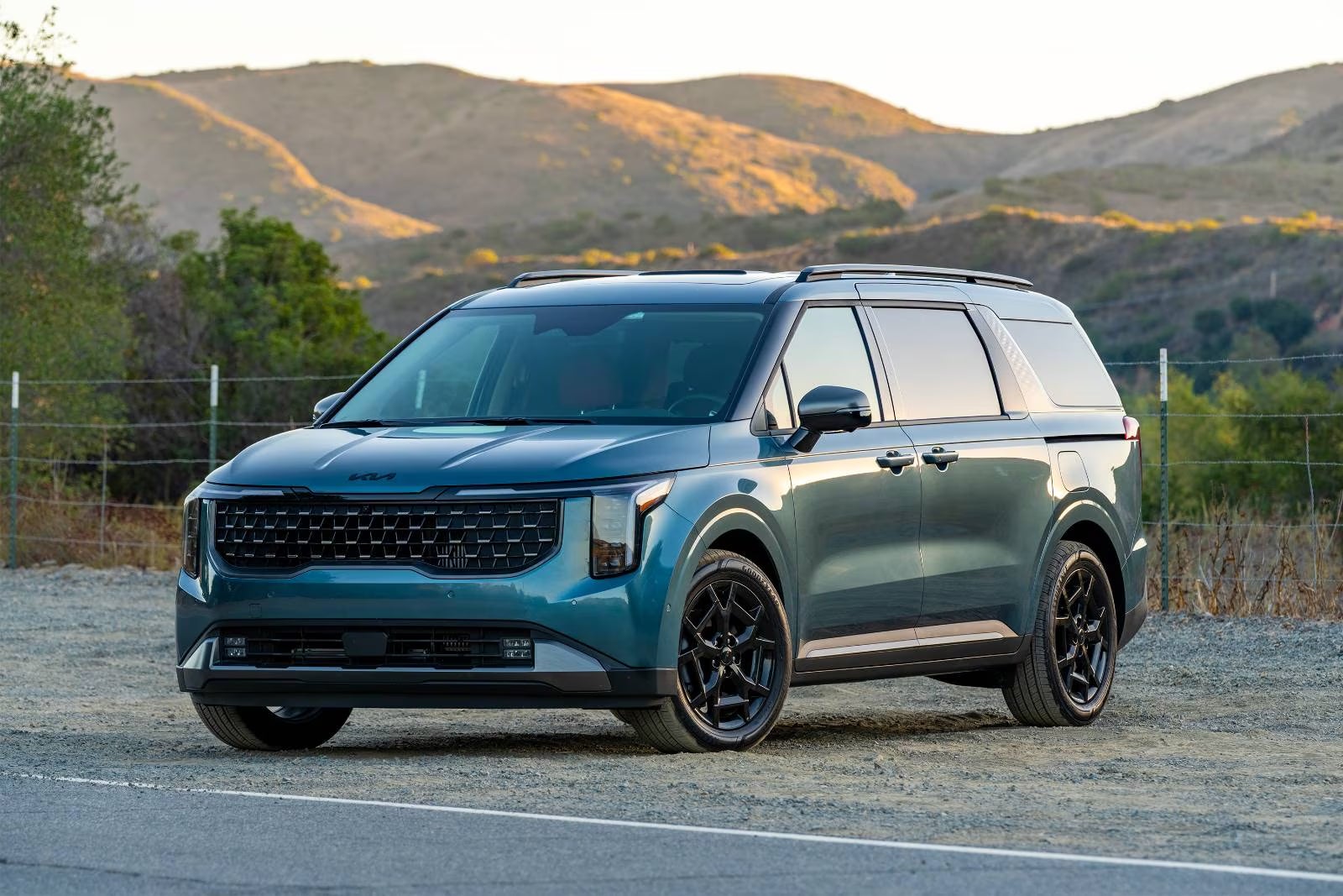 Is the 2026 Kia Carnival Hybrid the Ultimate Road-Trip Vehicle for Your Family?